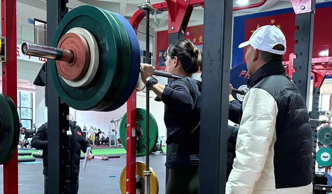 Title image for Can Lifting Weights Build a Bigger Aerobic Engine?